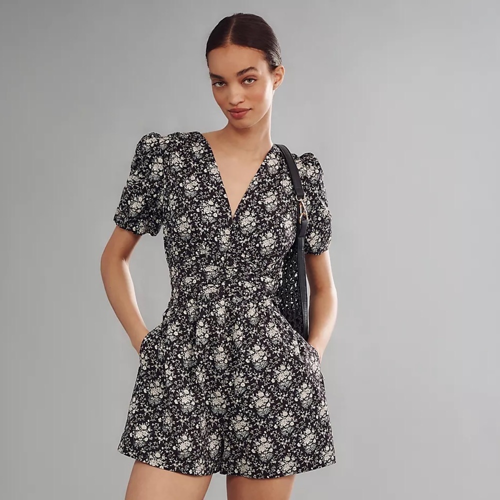 NWT! Anthropologie The Katerina Button-Front Romper - Multiple⚽️
